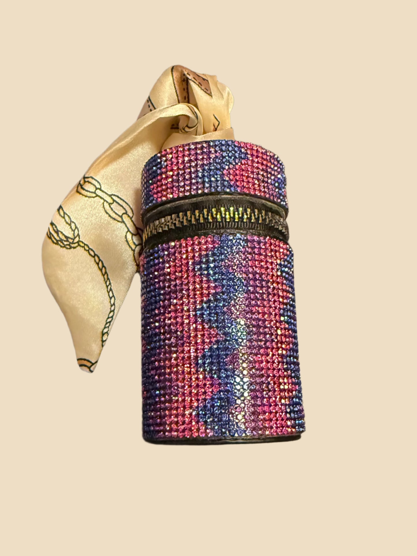 Lipstick bucket